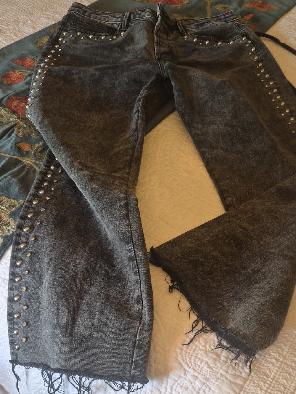 DRIFTWOOD Acid-Wash Black Studded Crop Fringe.. - Picture 4 of 5